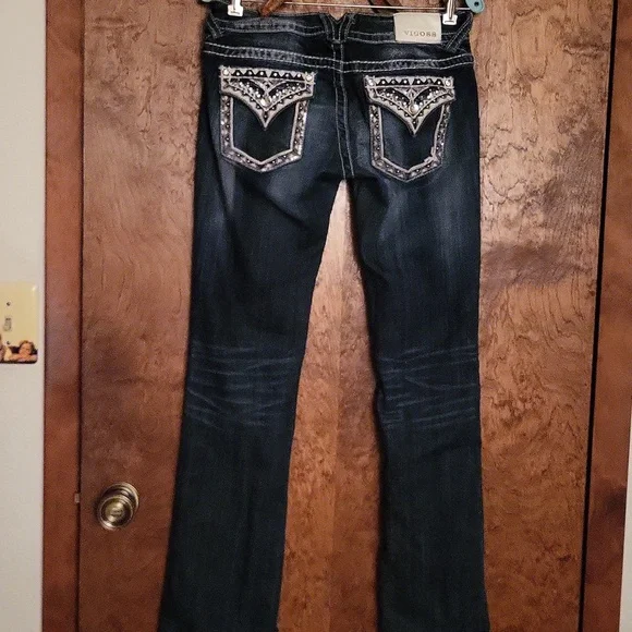 Vigoss Blue Jeans with Embellished Pockets Size 7/9 - Picture 2 of 15